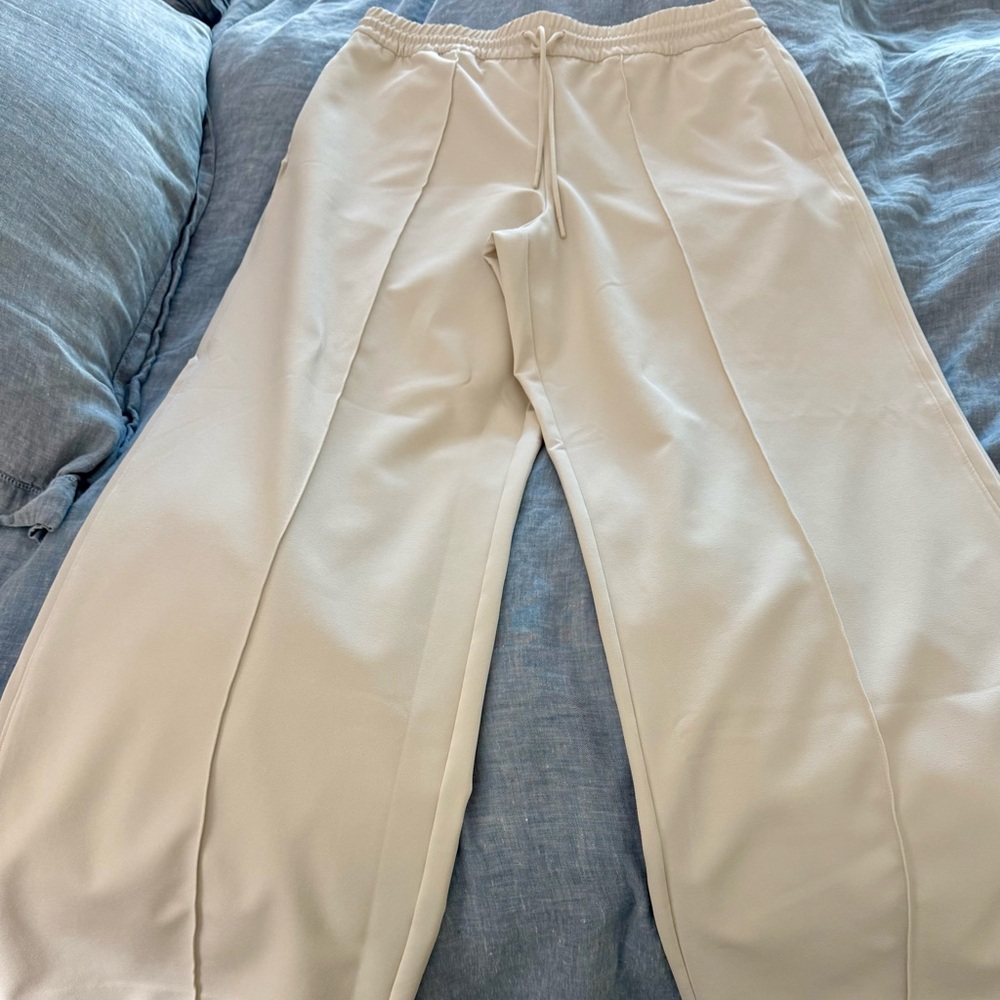 NWOT Athleta Endeavor High Rise Relaxed Pant